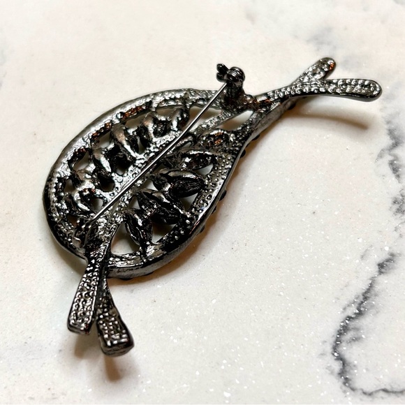 Elegant Vintage Black Curved Leaf Brooch With Navette and Round Rhinestones - Picture 2 of 4